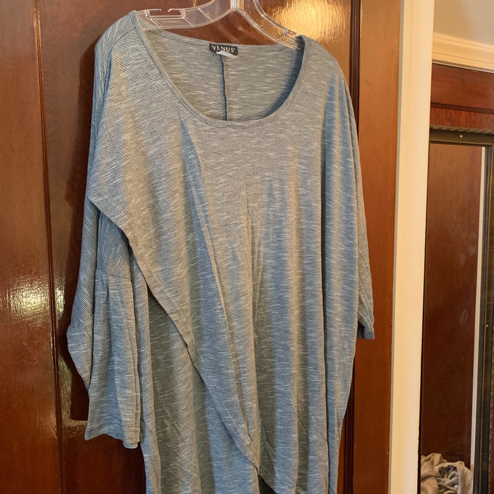 Tunic cross front